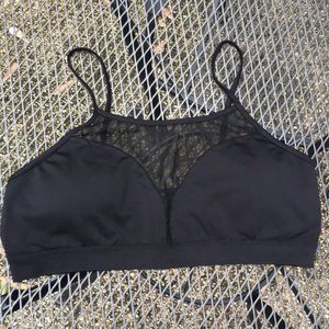 Fabletics Low-Impact Sports Bra in Black XL